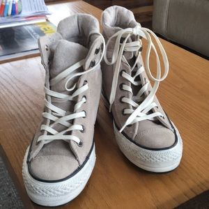 Women’s converse all star wedge sneaker size 7
